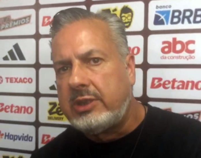 Jose Boto em entrevista após vitória do Flamengo sobre o Estudiantes