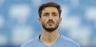 Matías Viña em campo pela Seleção do Uruguai