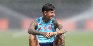 Pulgar em treino do Flamengo no Ninho do Urubu