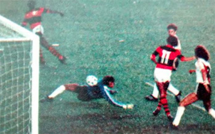River Plate 0 x 3 Flamengo no Monumental de Nuñez em 1982