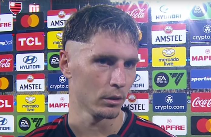 Varela em entrevista após vitória do Flamengo sobre o Estudiantes
