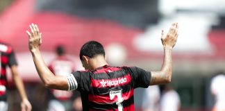 Iago comemora o gol da vitória do Flamengo sobre o Nova Iguaçu pelo sub-20 - FOTO: Gilvan de Souza / Flamengo