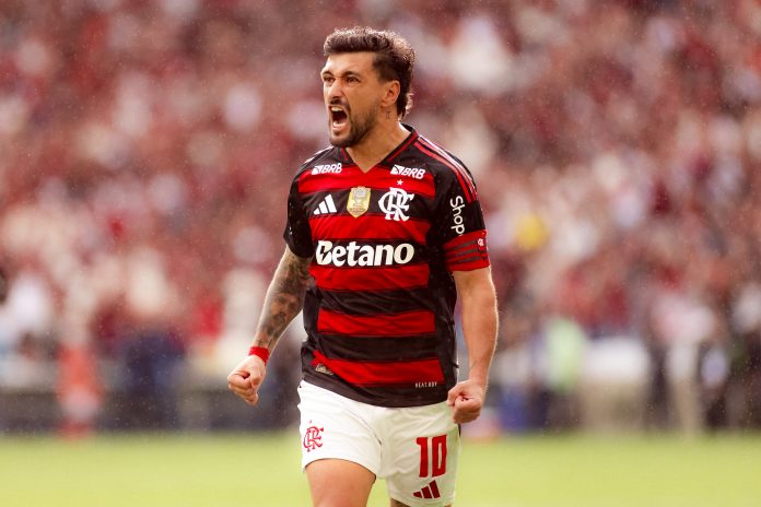 Arrascaeta comemora o 1º gol do Flamengo na vitória sobre o Palmeiras - FOTO: Gilvan de Souza / Flamengo