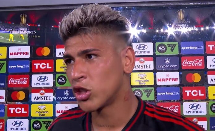 Carrascal em entrevista após vitória do Flamengo sobre o Racing