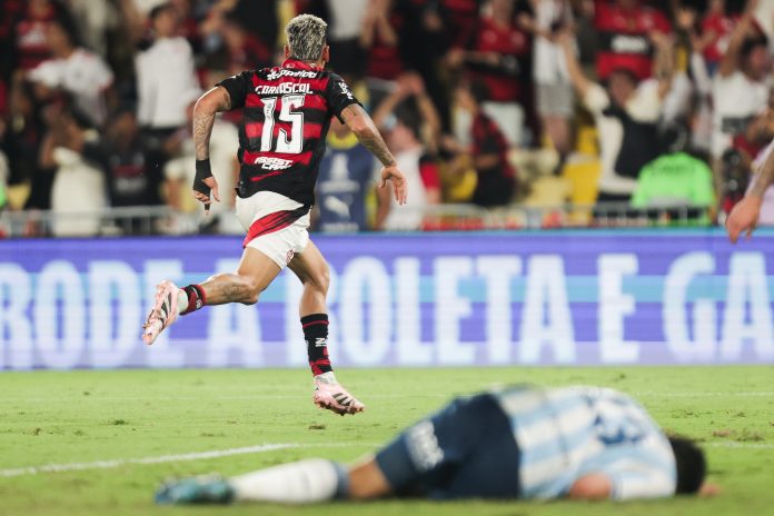 Carrascal comemora o gol da vitória do Flamengo sobre o Racing - FOTO: Gilvan de Souza / Flamengo