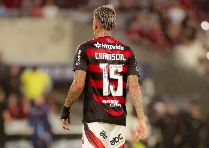 Carrascal em campo na vitória do Flamengo sobre o Palmeiras - FOTO: Gilvan de Souza / Flamengo