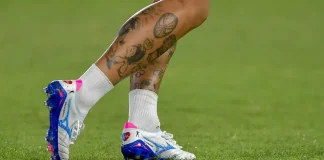 Chuteira estilizada de Gabigol para Flamengo x Cruzeiro