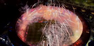Festa do Racing em Avellaneda no jogo em que o Flamengo garantiu a classificação pra final da Libertadores da América