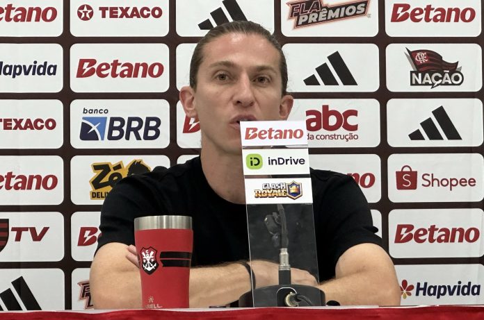 Filipe Luís em entrevista após vitória do Flamengo sobre o Botafogo