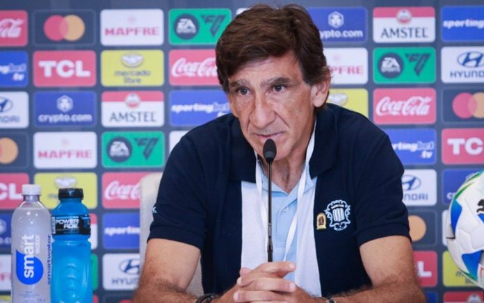 Gustavo Costas técnico do Racing em entrevista após eliminação para o Flamengo