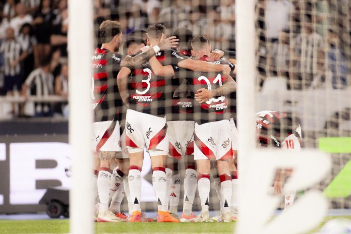 Jogadores comemoram mais um gol na vitória do Flamengo sobre o Botafogo - FOTO: Adriano Fontes / Flamengo