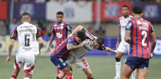 Jorginho e Ayrton Lucas em campo pelo Flamengo na derrota para o Bahia - FOTO: Gilvan de Souza / Flamengo