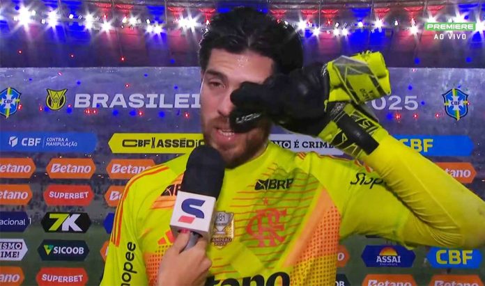 Rossi em entrevista na derrota do Flamengo para o Fortaleza