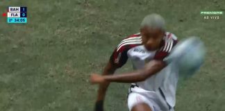 Wallace Yan chuta a bola pro alto após ser expulso na derrota do Flamengo para o Bahia