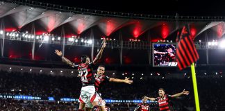 Bruno Henrique comemora o 2º gol do Flamengo na vitória sobre o Sport - FOTO: Gilvan de Souza / Flamengo