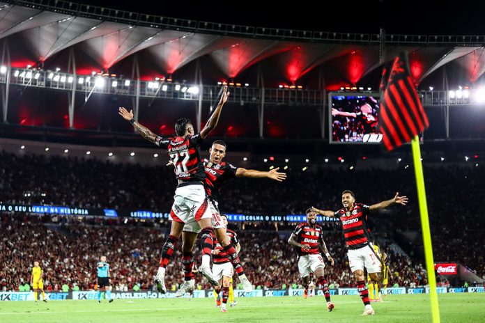 Bruno Henrique comemora o 2º gol do Flamengo na vitória sobre o Sport - FOTO: Gilvan de Souza / Flamengo