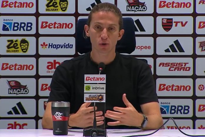 Filipe Luís em entrevista após vitória do Flamengo sobre o Bragantino
