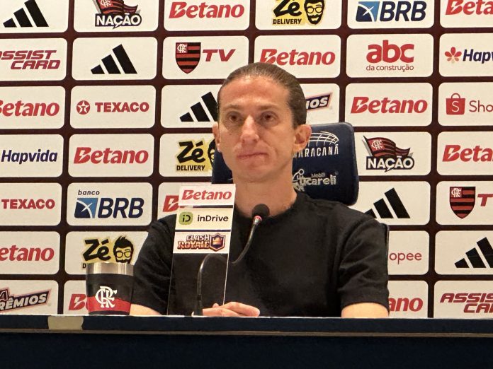 Filipe Luís em entrevista coletiva após vitória do Flamengo sobre o Santos no Maracanã