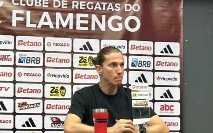 Filipe Luís em entrevista após empate do Flamengo contra o São Paulo - Foto: Guilherme Lesnok / Lance