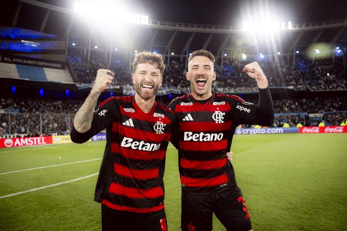 Léo Pereira e Léo Ortiz comemoram a classificação do Flamengo para final da Copa Libertadores da América - FOTO: Adriano Fontes / Flamengo