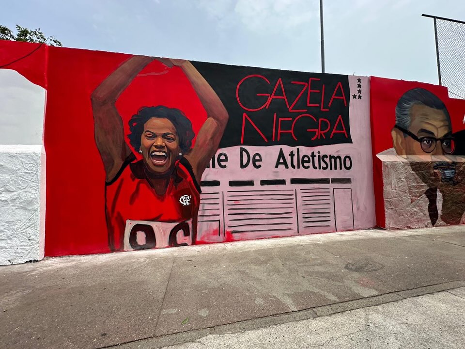 Muro da Gávea com pinturas de artistas e ídolos ligados ao Flamengo - FOTO: Leo José / Coluna Fla