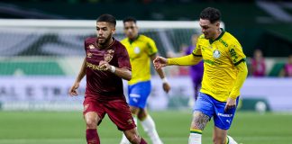 Nonato em campo pelo Fluminense contra o Palmeiras
