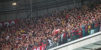 Torcida do Flamengo presente na Arena MRV