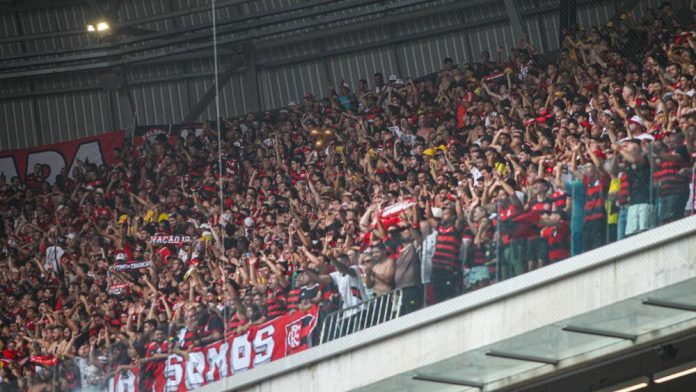 Torcida do Flamengo presente na Arena MRV