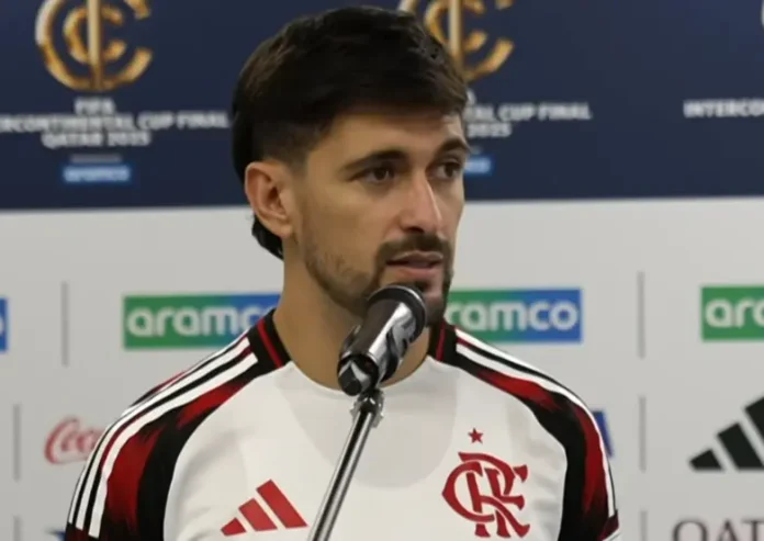 Arrascaeta em entrevista pelo Flamengo na final do Mundial contra o PSG