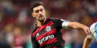 Arrascaeta em campo na vitória do Flamengo sobre o Pyramids - Foto: Gilvan de Souza / Flamengo