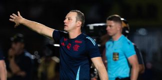 Bruno Pivetti comandando o Flamengo contra o Mirassol - Foto: Caique Coufal / Flamengo