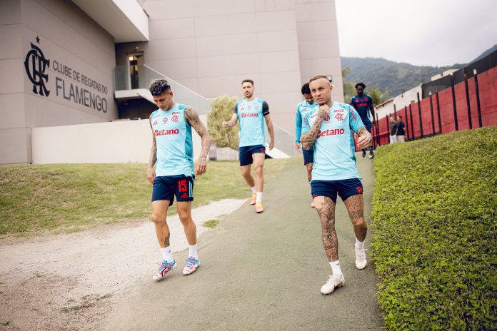 Carrascal, Leo Ortiz, Allan e Everton Cebolinha em mais um treino do Flamengo no Ninho do Urubu - Foto: Adriano Fontes / Flamengo