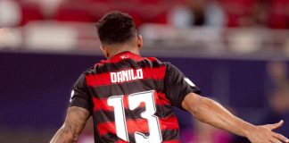 Danilo comemora o 2º gol do Flamengo na vitória sobre o Pyramids - Foto: Adriano Fontes / Flamengo