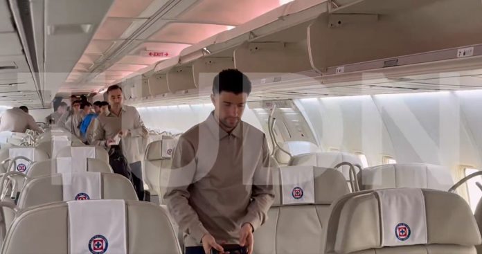 Jogadores do Cruz Azul desembarcam em Doha para o Mundial