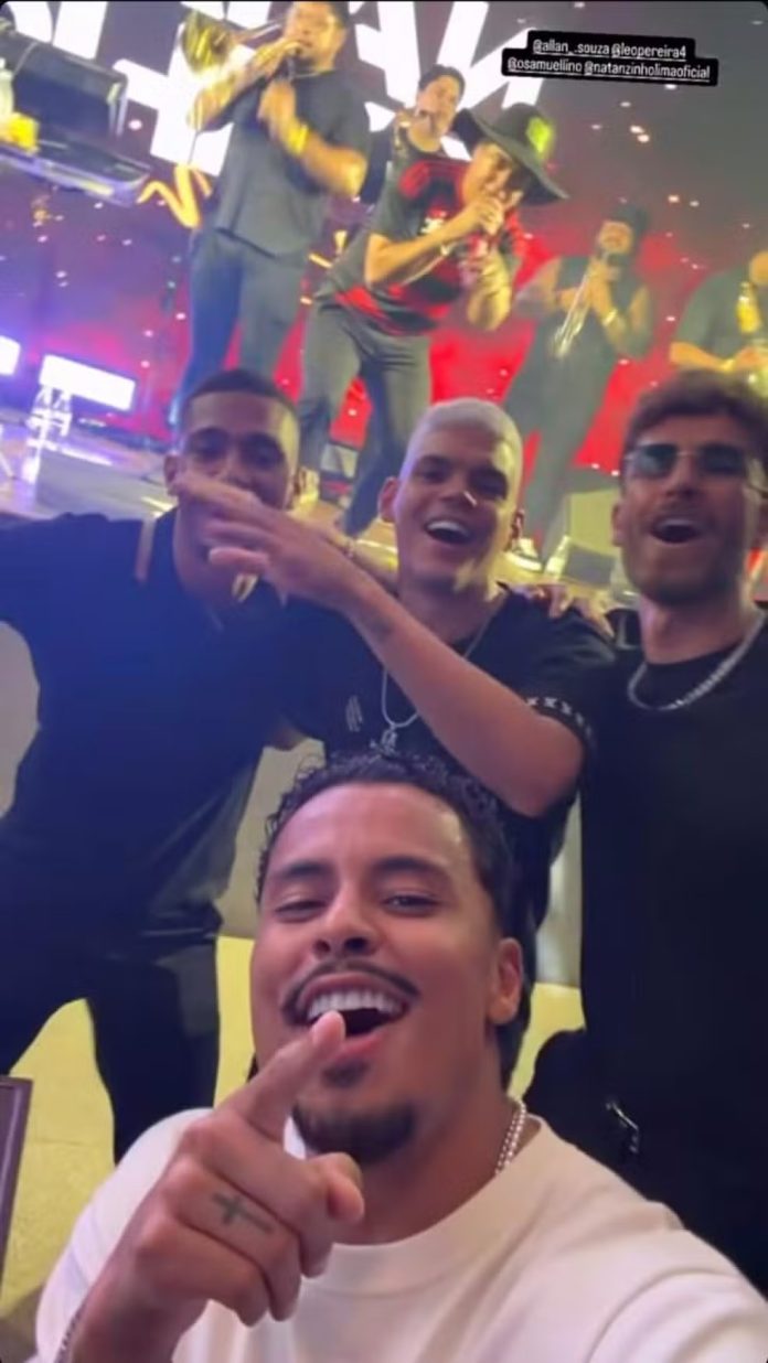Jogadores do Flamengo na festa de comemoração dos títulos brasileiro e Libertadores