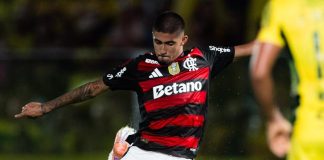 Guilherme chuta pra marcar um golaço para o Flamengo no empate contra o Mirassol - Foto: Caique Coufal / Flamengo