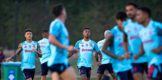 Jogadores do Flamengo treinam em Doha para estreia no Mundial de Clubes - Foto: Gilvan de Souza / Flamengo