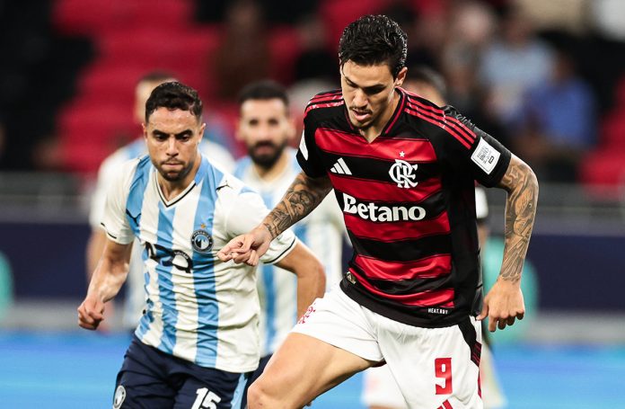 Pedro em campo pelo Flamengo na vitória sobre o Pyramids - Foto: Gilvan de Souza / Flamengo