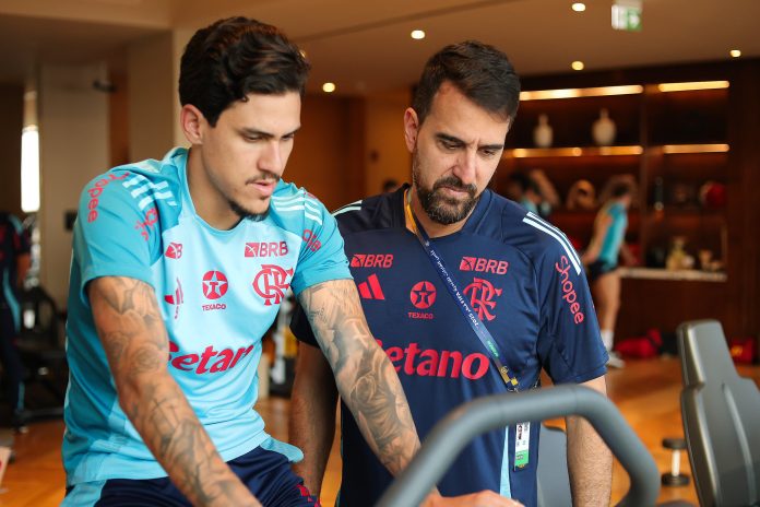 Pedro faz trabalho físico em Doha - Foto: Gilvan de Souza / Flamengo