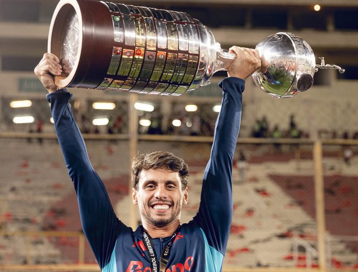 Rodrigo Caio Campeão da Libertadores pelo Flamengo em 2025 - Foto: Gilvan de Souza / Flamengo