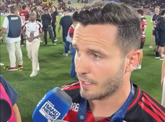 Saúl em entrevista após a conquista do Eneacampeonato Brasileiro do Flamengo