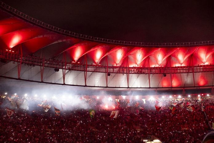 Nação Rubro-Negra em festa no Maracanã com o Enea do Brasileirão - Foto: Adriano Fontes / Flamengo