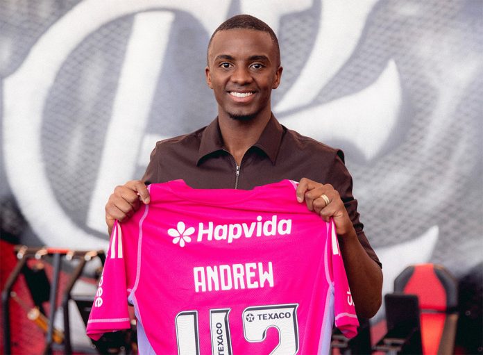 Goleiro Andrew em sua chegada ao Flamengo