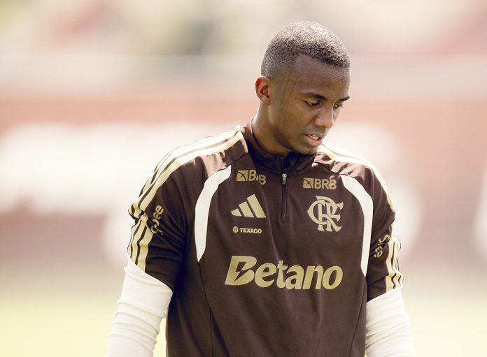 Goleiro Andrew em treino do Flamengo no Ninho do Urubu - Foto: Adriano Fontes / Flamengo