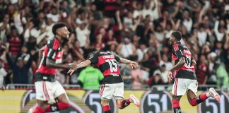 Carrascal comemora o gol da vitória do Flamengo sobre o Vasco no Maracanã