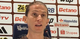 Filipe Luís em entrevista após vitória do Flamengo sobre o Vasco - Foto: Raisa Simplício