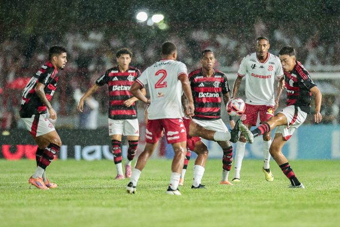 Bangu e Flamengo se enfrentaram em Moça Bonita - Foto: Gilvan de Souza / Flamengo