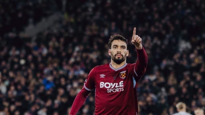 Lucas Paquetá em campo pelo West Ham