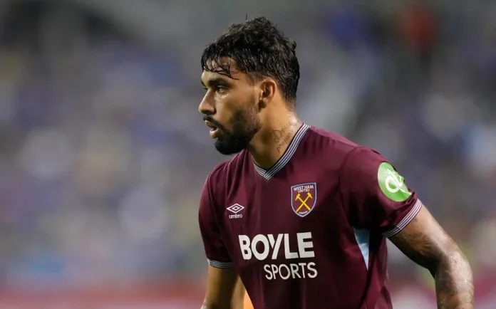Lucas Paquetá em campo pelo West Ham
