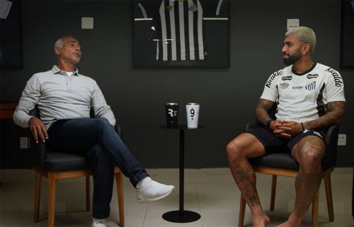 Gabigol em entrevista com o artilheiro Romário para seu Podcast
